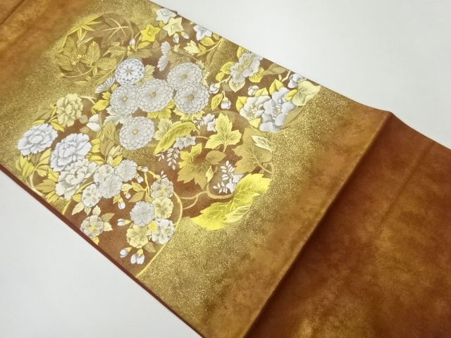 リサイクル　金彩牡丹に菊・桜模様刺繍袋帯